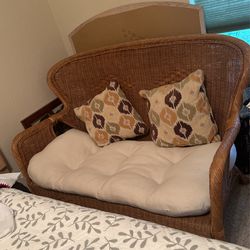 Pier One Seat 
