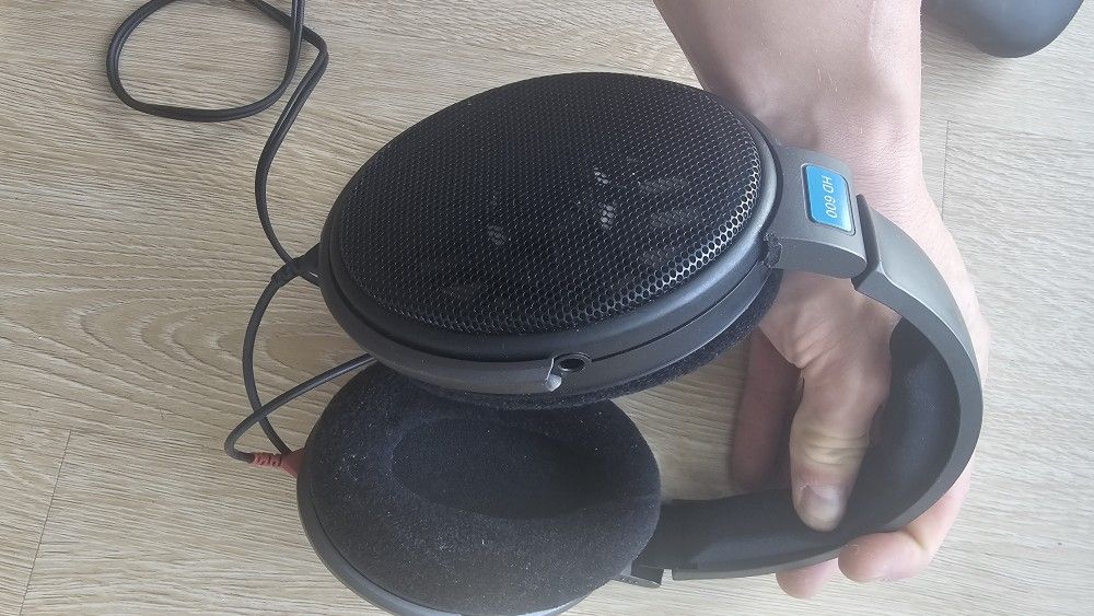 Sennheiser Hd 600 Headphones - Barely Used
