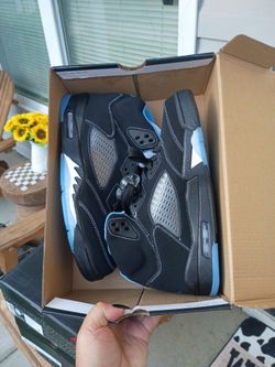 Black University 5S men's size 10