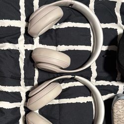 Beats Studio Pro Wireless Headphones - Sandstone