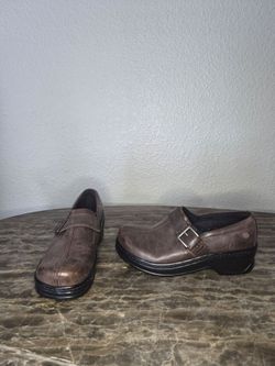 Klogs USA Size 8 Morgan Brown Slip Resistant Non-Marking Slip on Clogs
