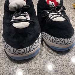 Jordan slippers👟 size says 36-44