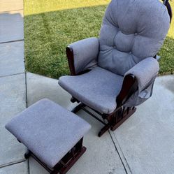 Nursery Glider & Ottoman – Solid Wood