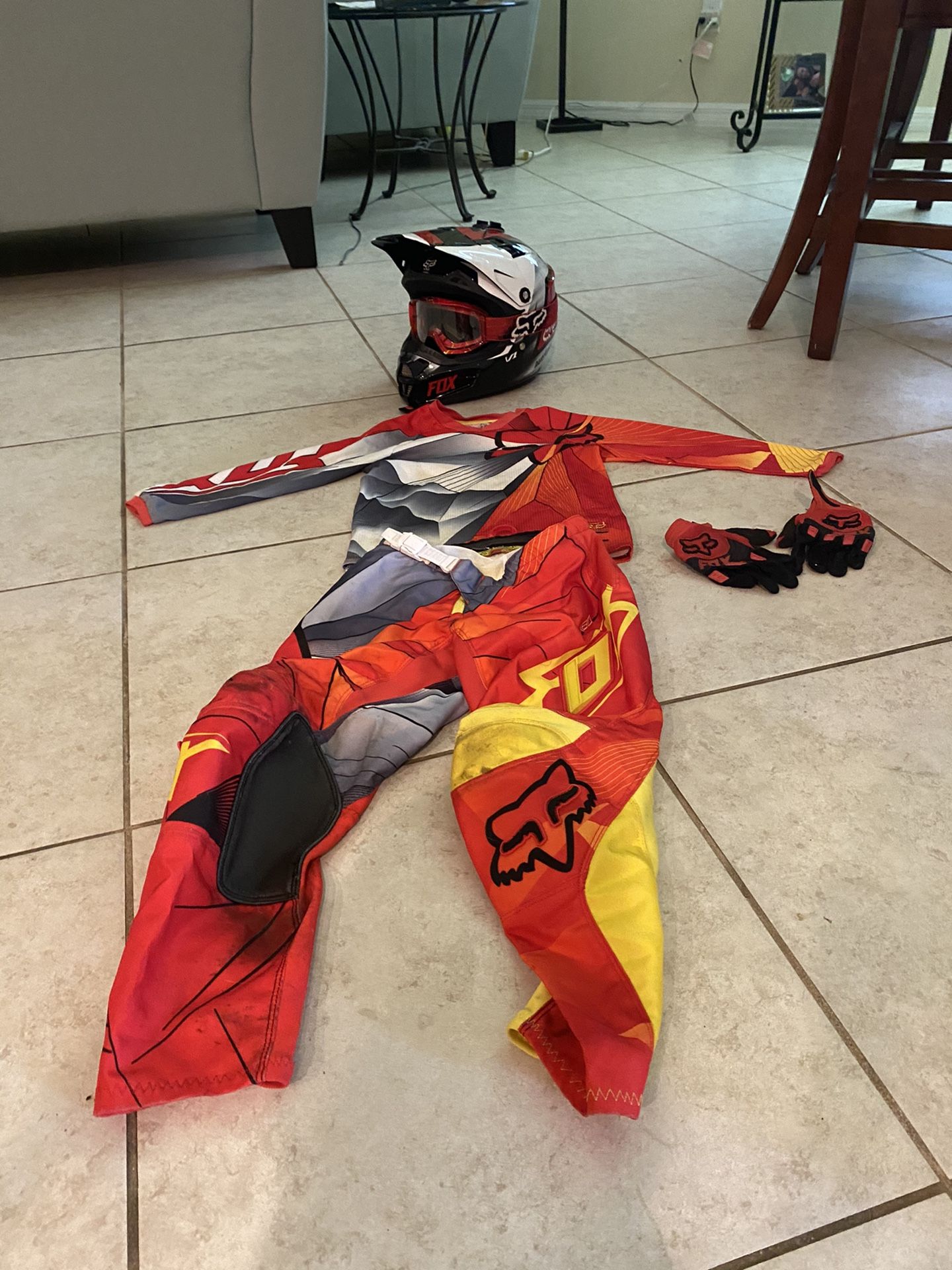 Fox racing outfit