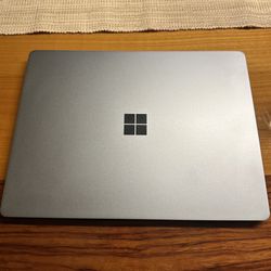 Microsoft Surface laptop Go 2