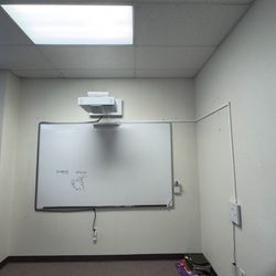 Projector / Smart Board