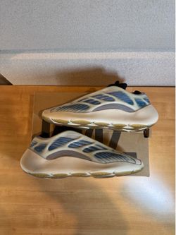 Yeezy 700 V3 Kyanite Sz 11