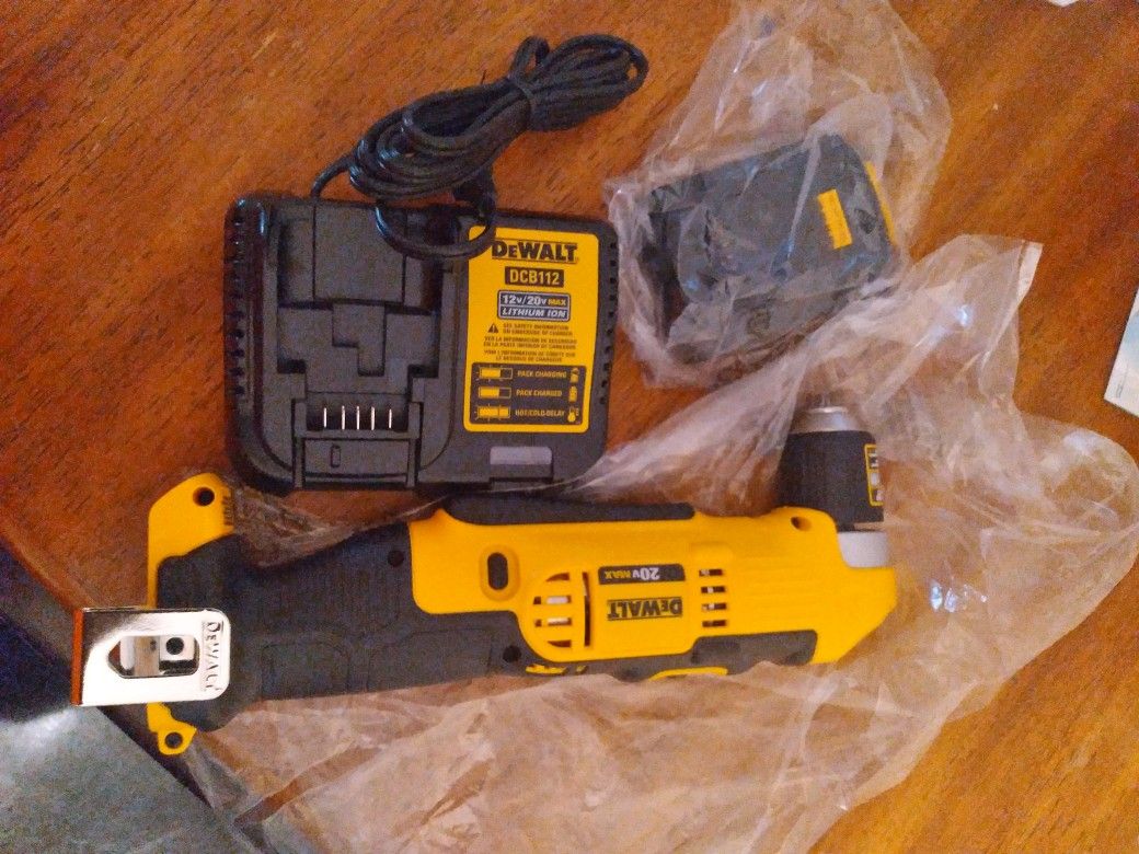 Brand new 20v dewalt right angle drill set.