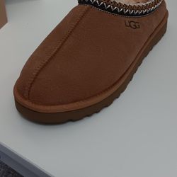 New Uggs Size 9 Unisex 