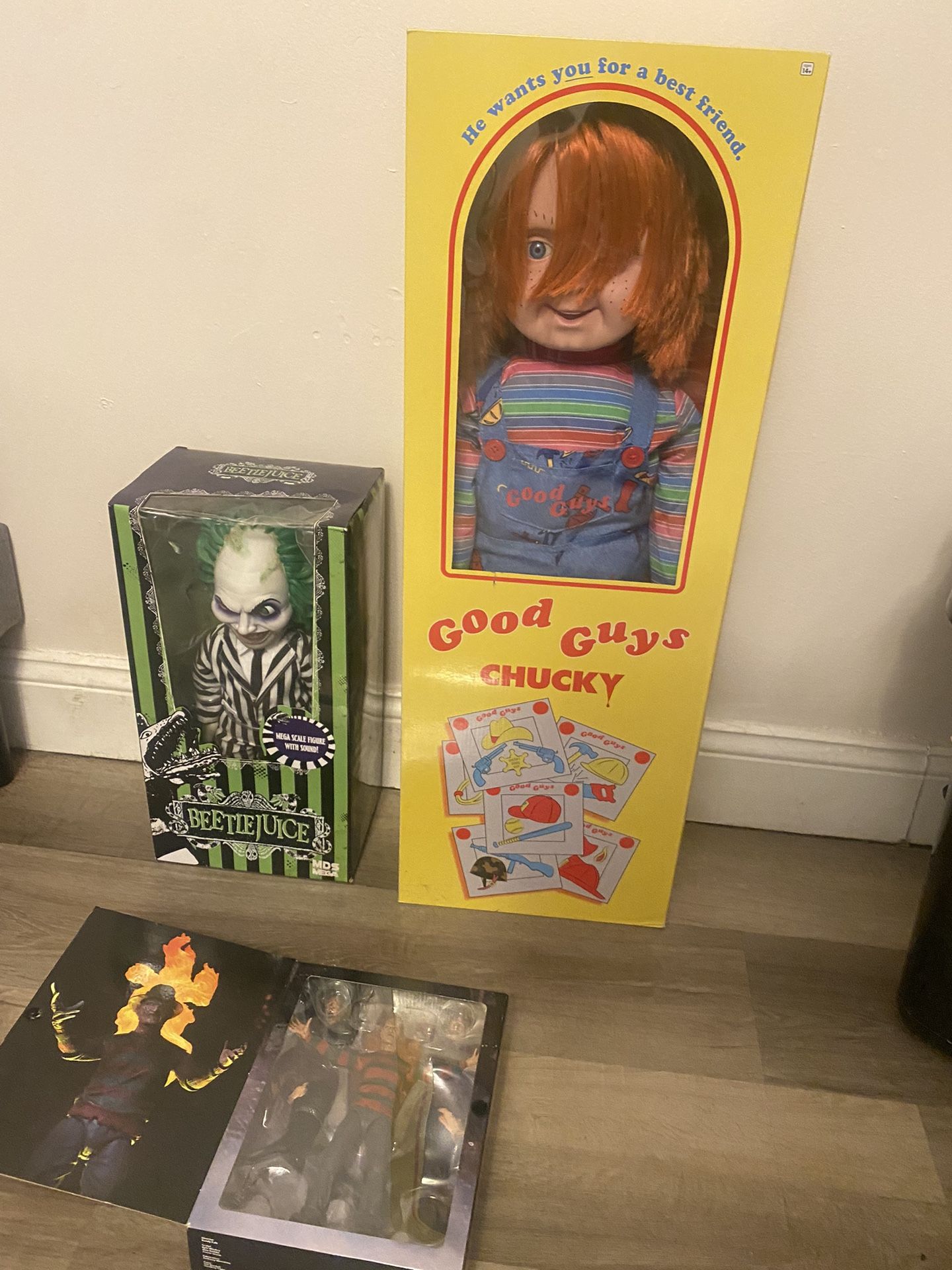 Chucky Doll, Beatle Juice, Freddy Krueger 