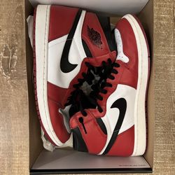 Jordan Air Jordan 1 Retro High Chicago 2015 Red/White/Black 555088-101 Men