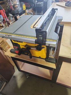 DeWalt Portable Table Saw, Serrucho portatil