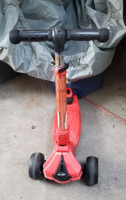Jetson Saturn Folding 3-Wheel Kick Scooter