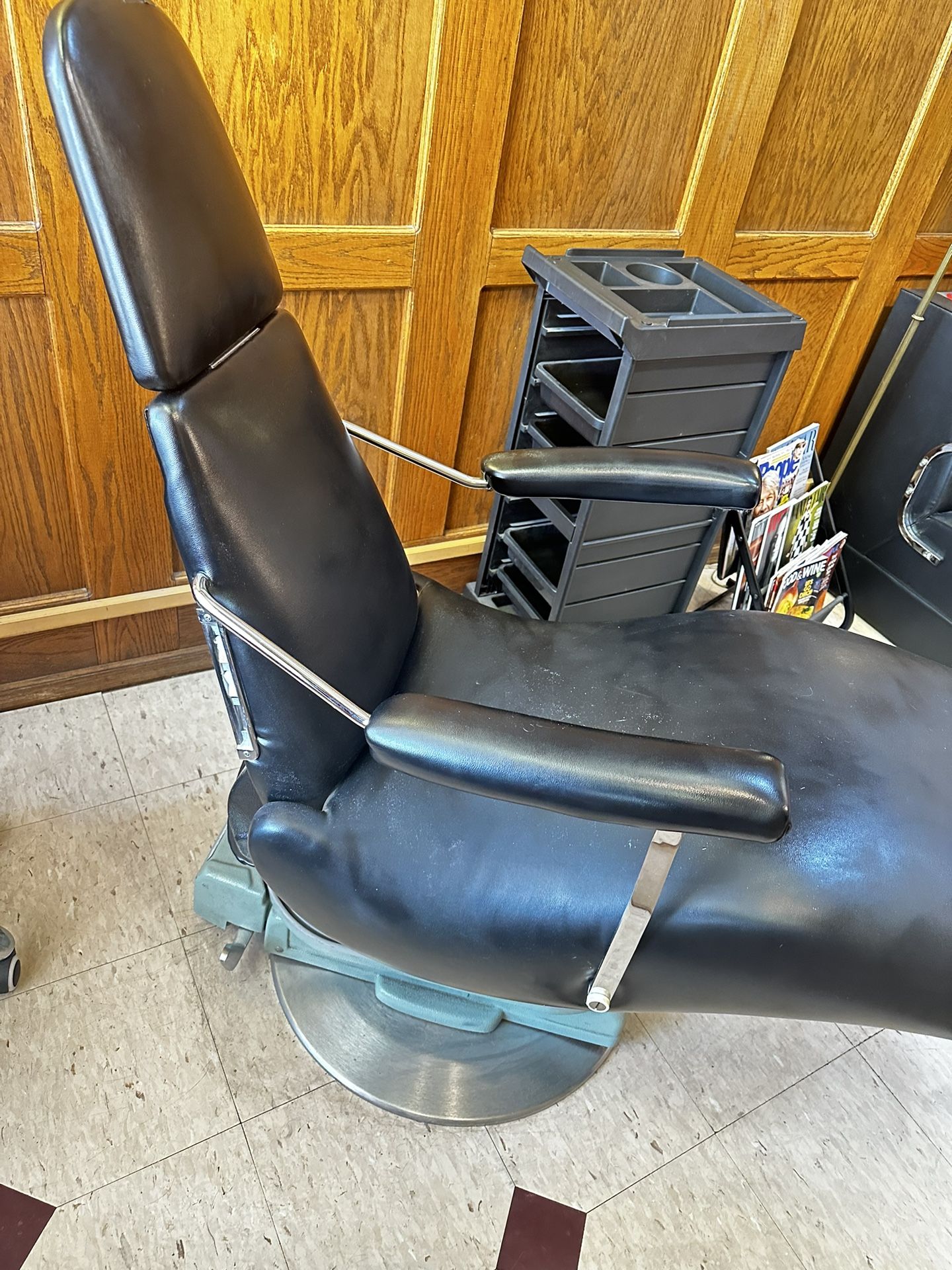 Electric Chair: By Den-Tal-Ez, Model PL 200.