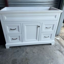 Bathroom vanity
