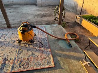 Shop vacuum