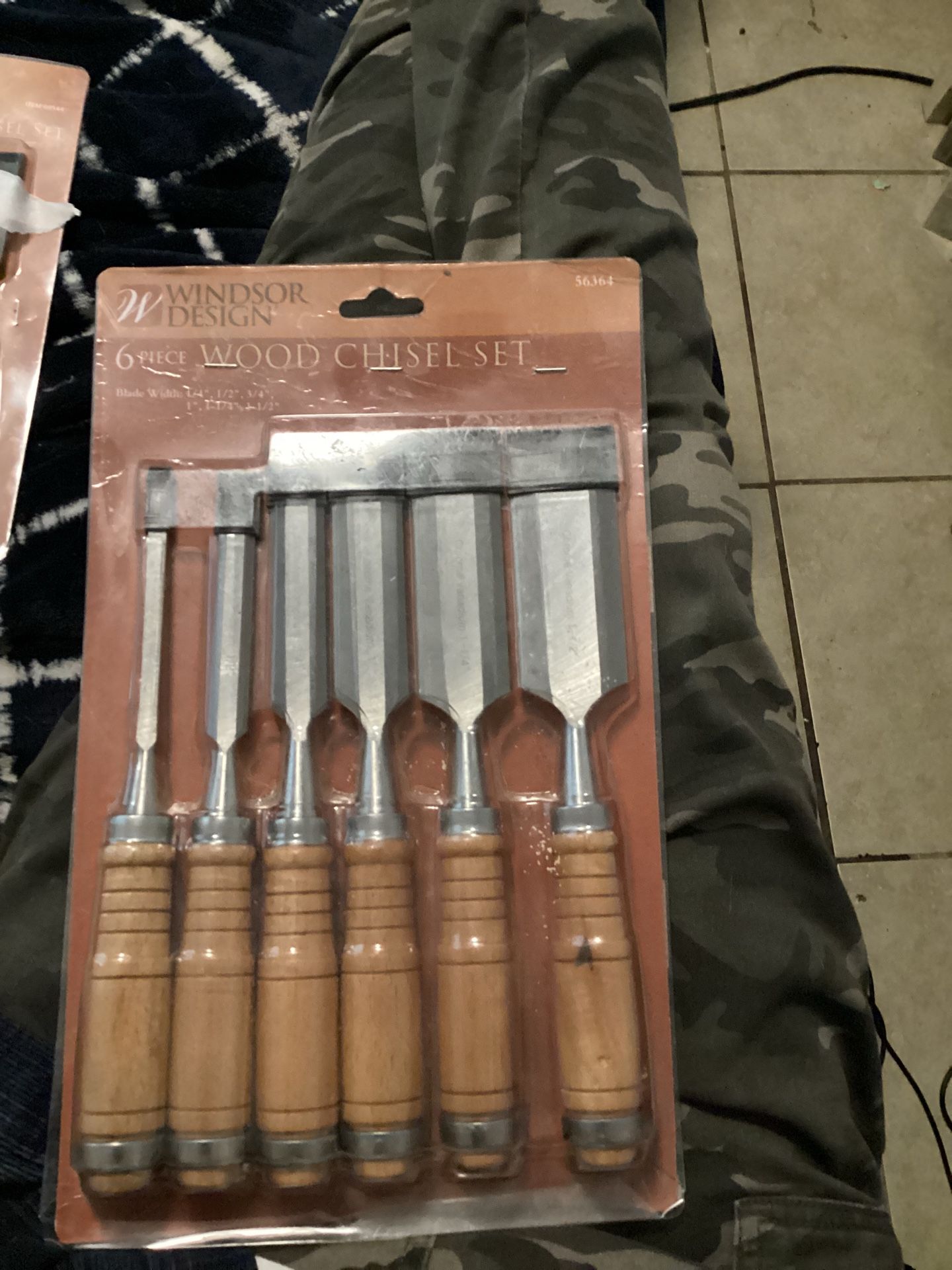 Windsor design 6 piece wooden Chrome chisel set
