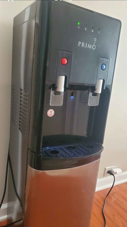 LIKE NEW   PRIMO 💧 WATER DISPENSER & 4 JUGS