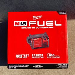 Milwaukee M18 FUEL 2gal Compressor (Tool Only)