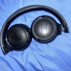 JBL 520 Bt Wireless Headphones 