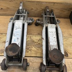 (2) Heavy-Duty 4,000 lb Jacks 