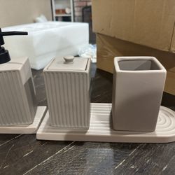 Bathroom Accessories Set 