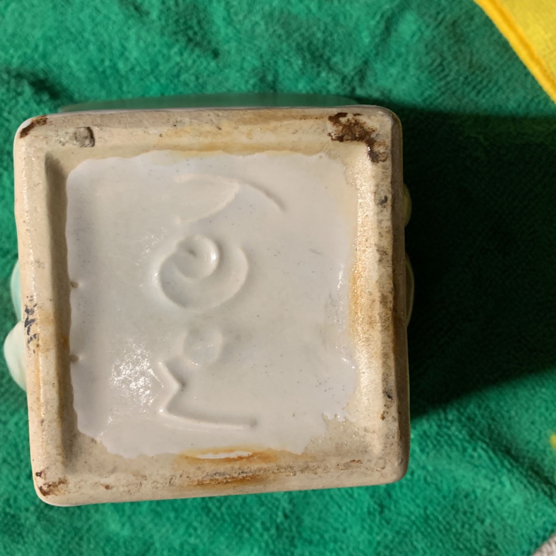 1942 McCoy Pottery Rustic Jardiniere Planter (Lily Bud)