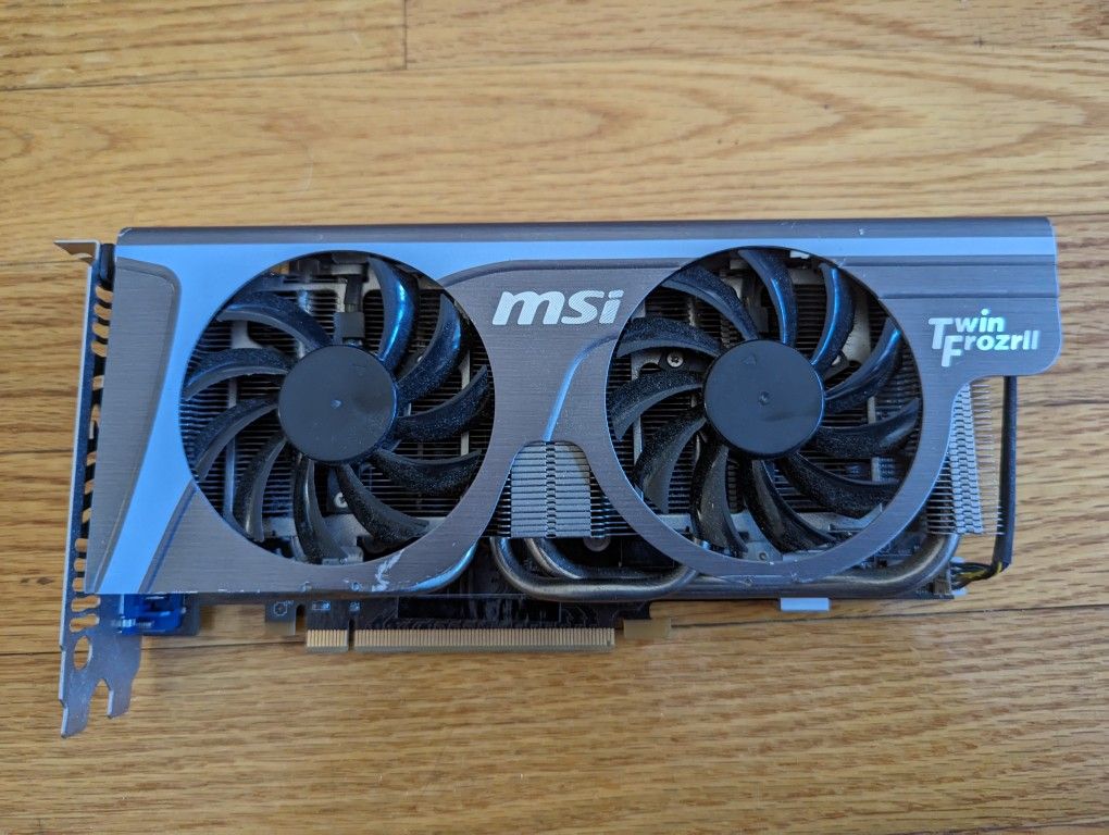 MSi GeForce 560Ti GTX ( Nvidia )