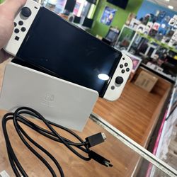 Nintendo Switch Oled White With Dock And Charger Used ! 