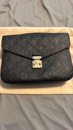 Authentic Pochette Métis handbag/crossbody
