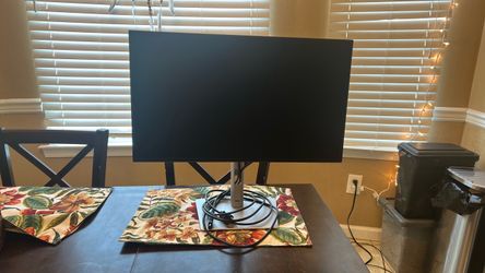 24 inch Dell Computer Monitor
