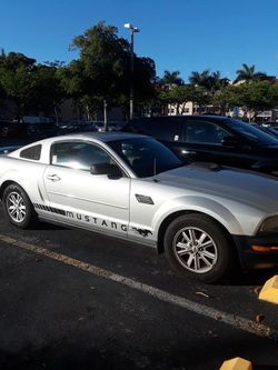 Ford Mustand 2005