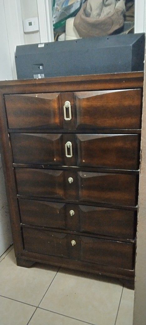 5 Drawer Dresser