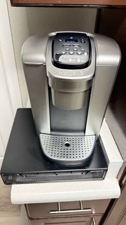 Keurig with coffee tray