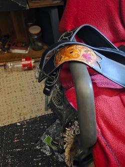Leather guitar strap