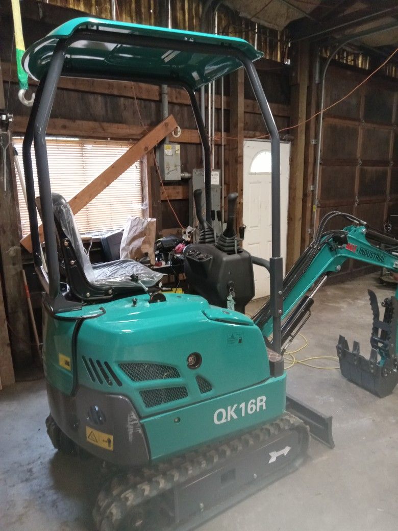 2025 Mini Track Hoe