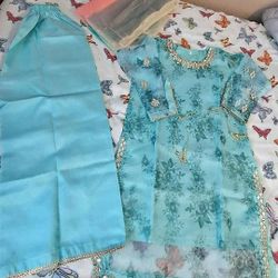 WOMENS THREE PIECE SUIT BRAND NEW 