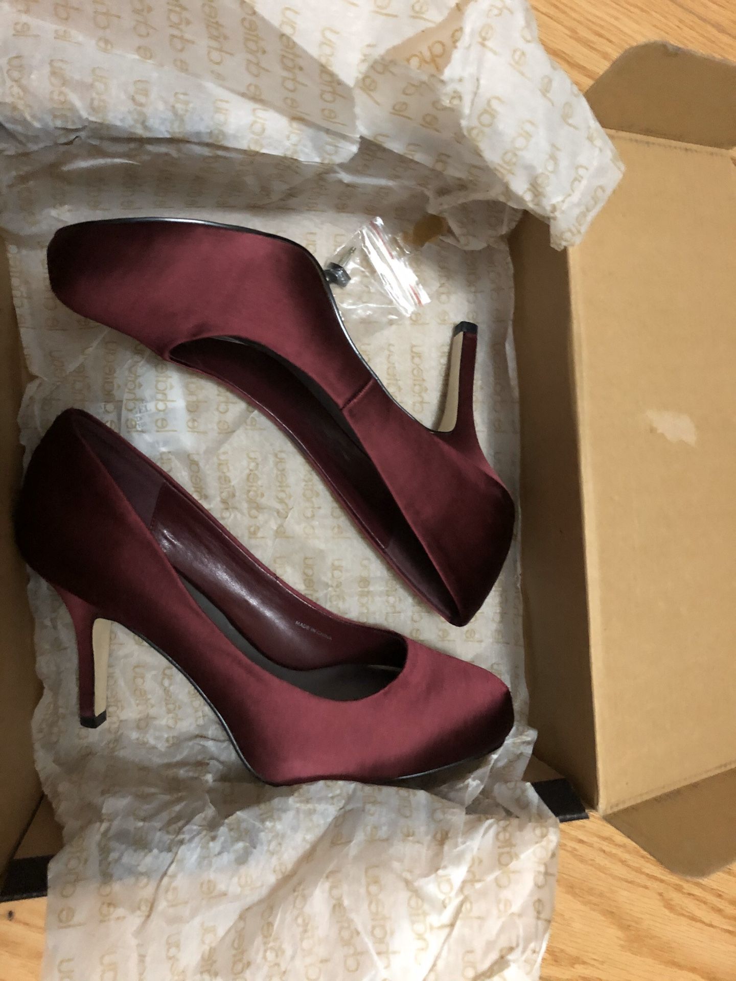 Le Chateau Maroon/Bordeaux Satin Heels - Size 6 (Eur 36)
