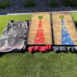 Regulation size cornhole game with bags