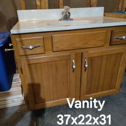 Bathroom Vanity Like New