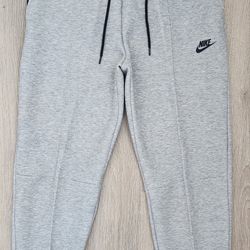Nike Sportswear Tech Fleece Mid Rise Joggers FB8330-063 Women’s Size Medium NWT MSRP $120