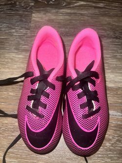 Nike Girl Soccer Cleats 