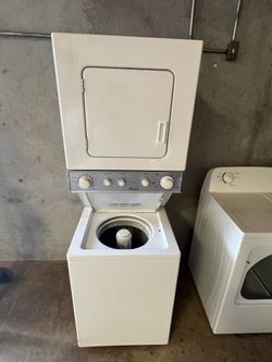 STACKABLE 24' WASHER/DRYER ELECTRIC