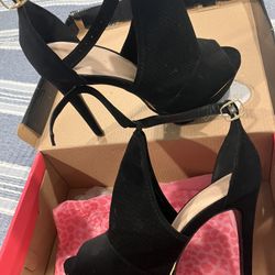 Cute High Hells Size 7 