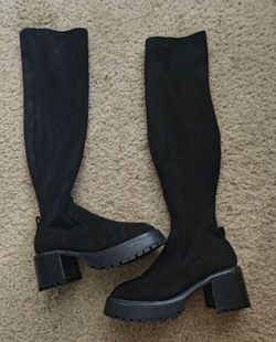 Knee high chunky platform heels (slight dry rot, pic included)