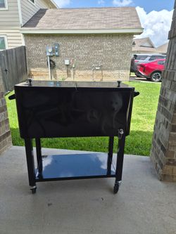 Black detachable 80qt patio cooler