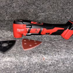 Milwaukee M18 18V Lithium-Ion Cordless Oscillating Multi-Tool (Tool-Only)