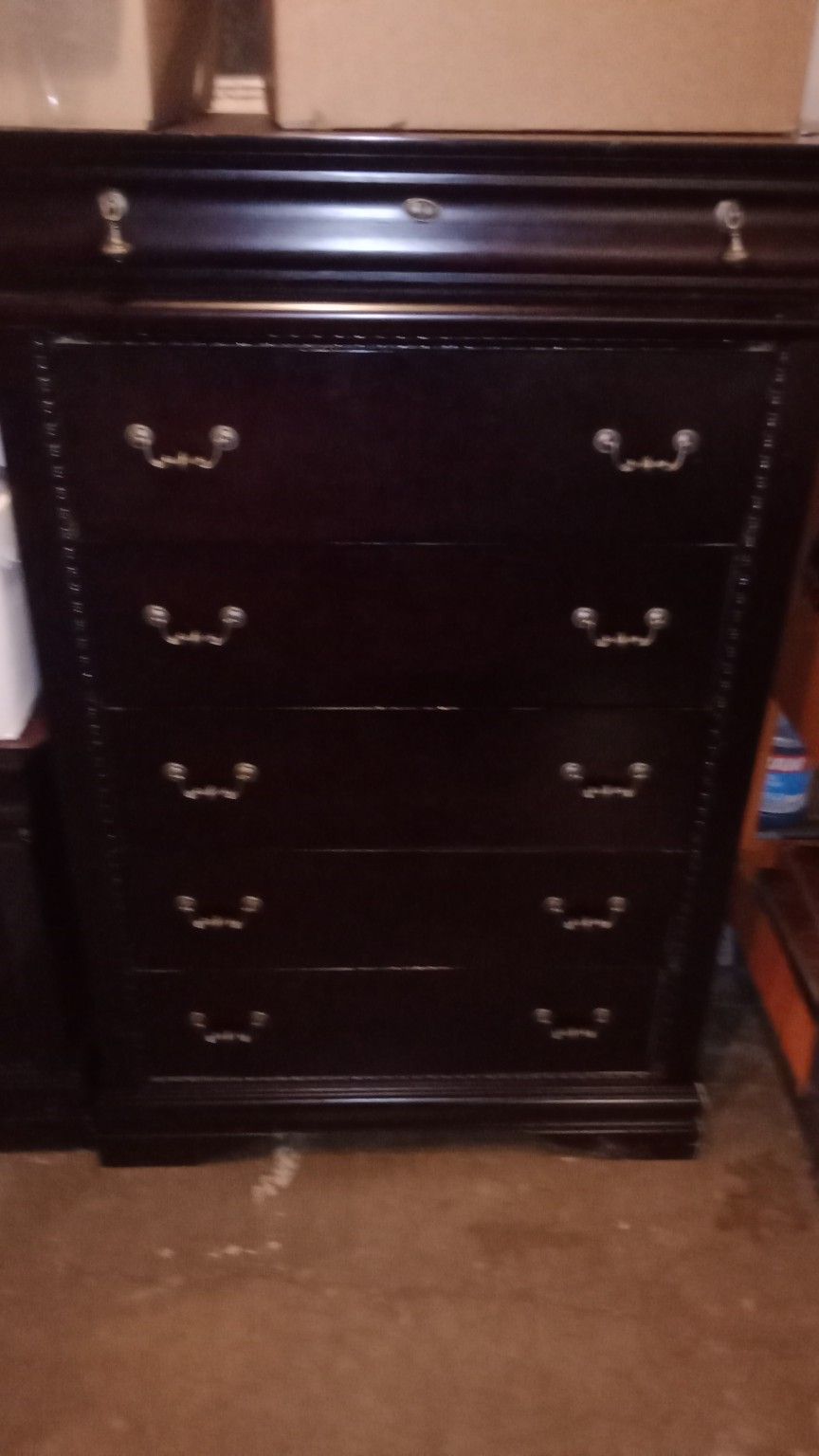 5 Drawer Dresser (dark brown)