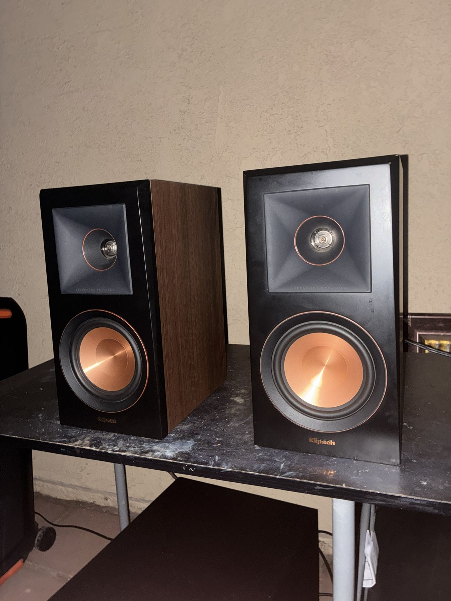 Klipsch RP - 500 Bookshelf Speakers Brand New