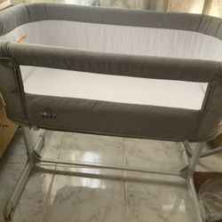 Bassinet. Tall 34”x35”x21”